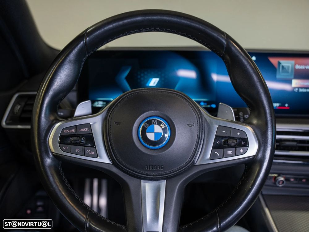 BMW 330 e Pack Desportivo M Pro Auto - 10