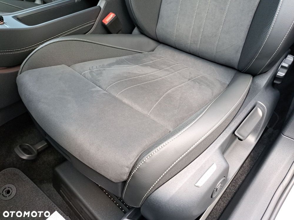 Volkswagen T-Roc - 12