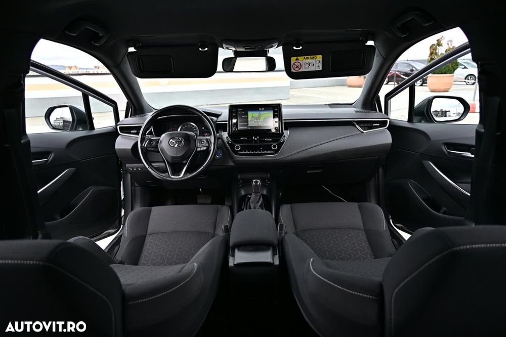 Toyota Corolla 1.8 Hybrid Business Edition - 18