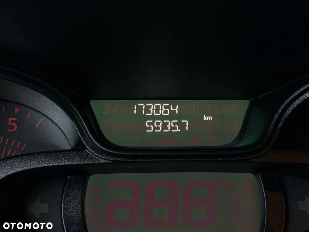 Renault Trafic L2H1 Warsztat - 37