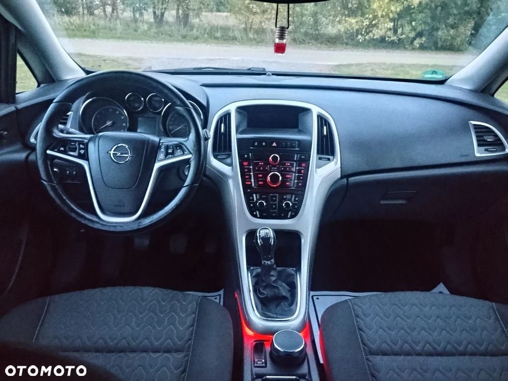 Opel Astra 1.4 T Enjoy - 24