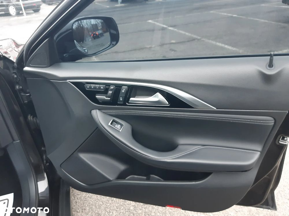 Infiniti QX30 2.0t DCT AWD Luxe Tech - 8