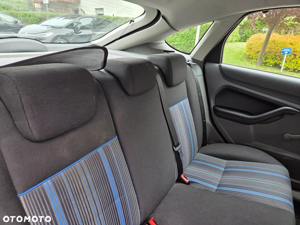 Ford Focus 1.4 Trend + - 13