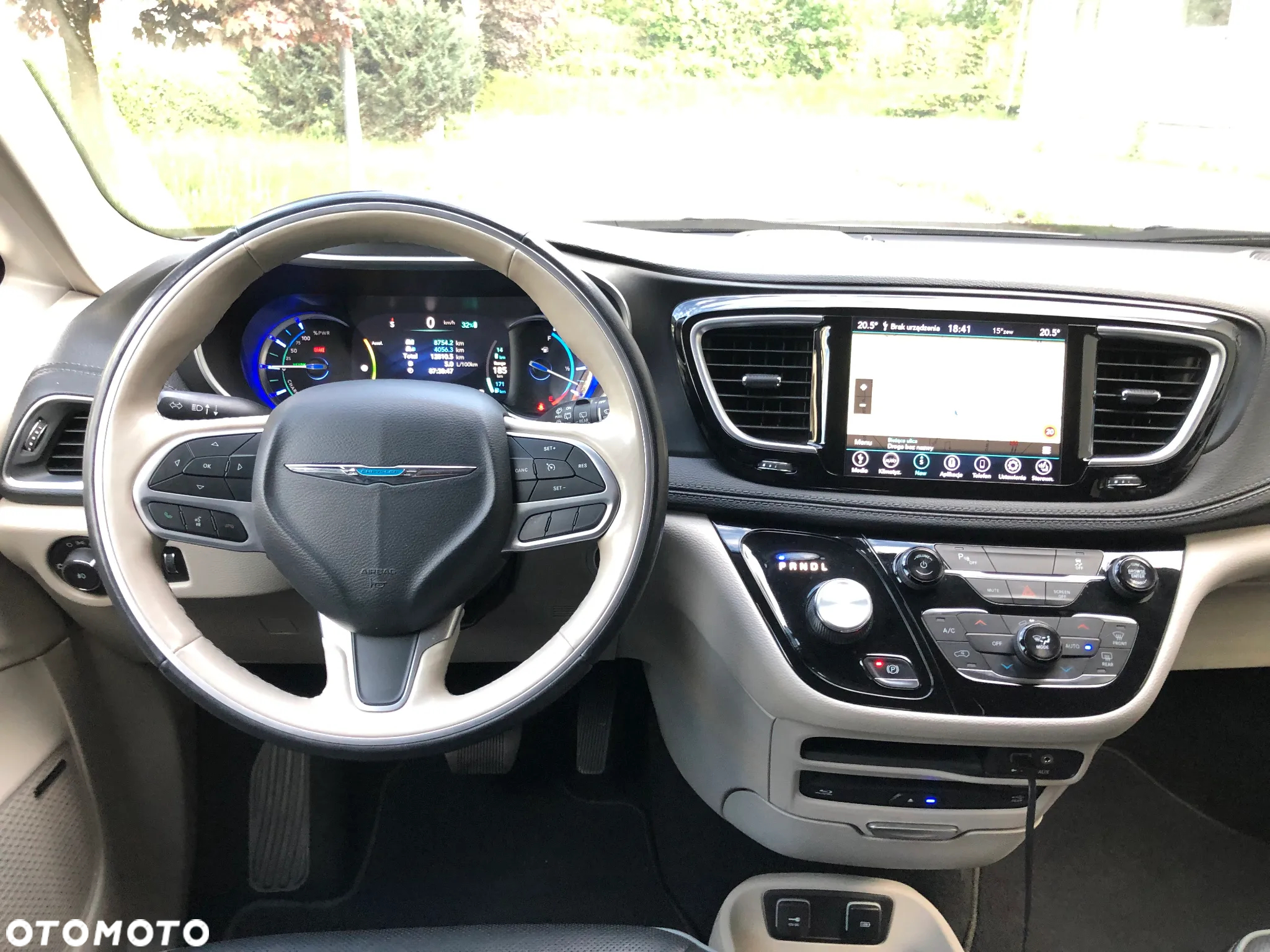 Chrysler Pacifica - 18