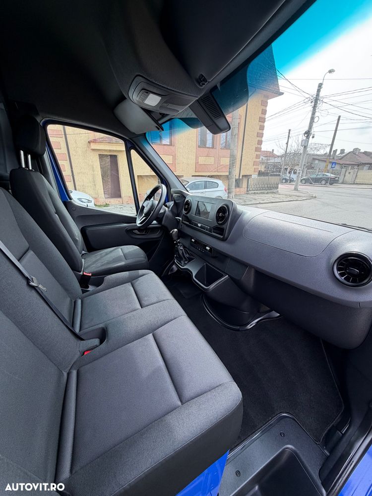 Mercedes-Benz Sprinter - 16