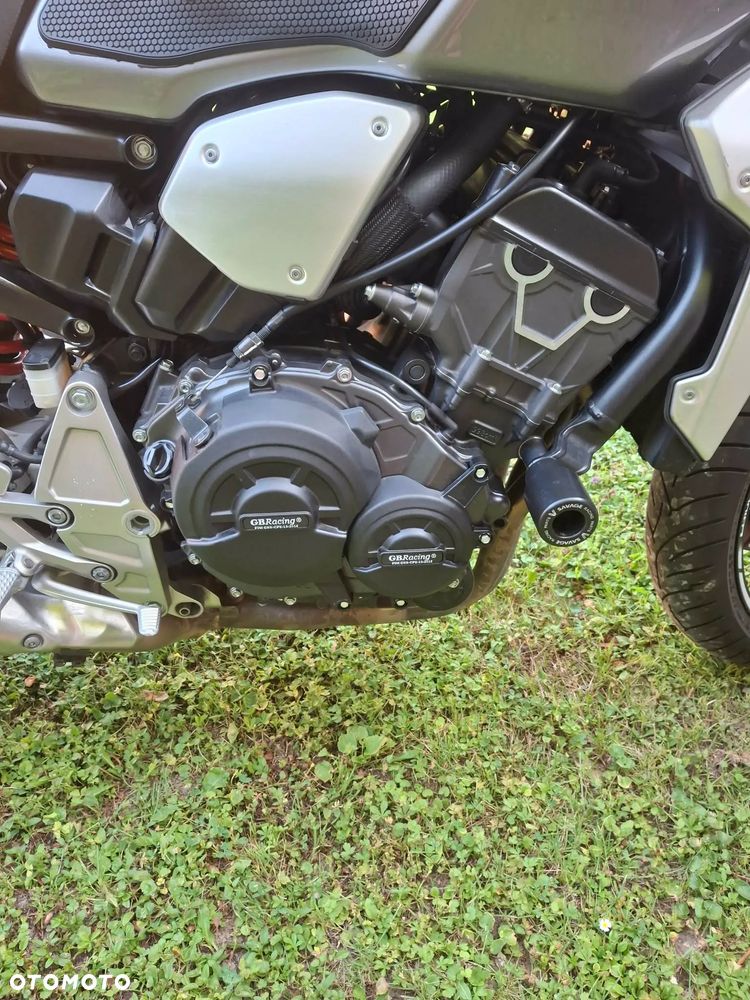 Honda CB - 8