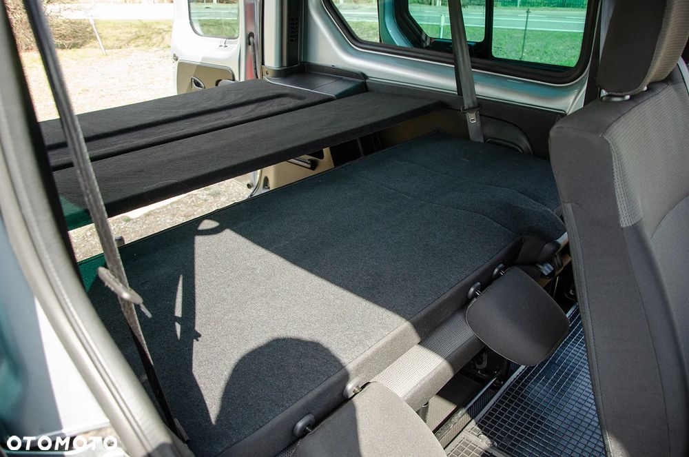 Renault Trafic 2.0 dCi EDC - 16
