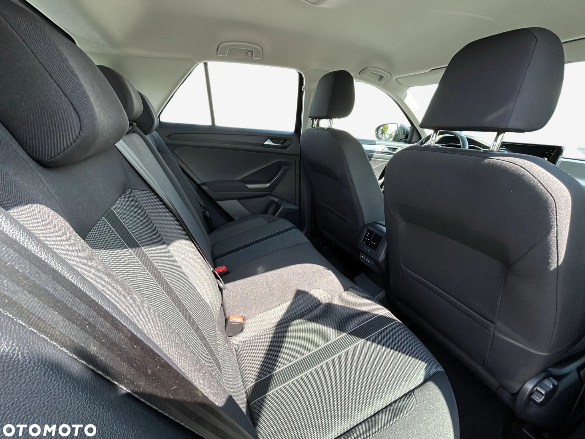 Volkswagen T-Roc 1.5 TSI Life Plus DSG - 19
