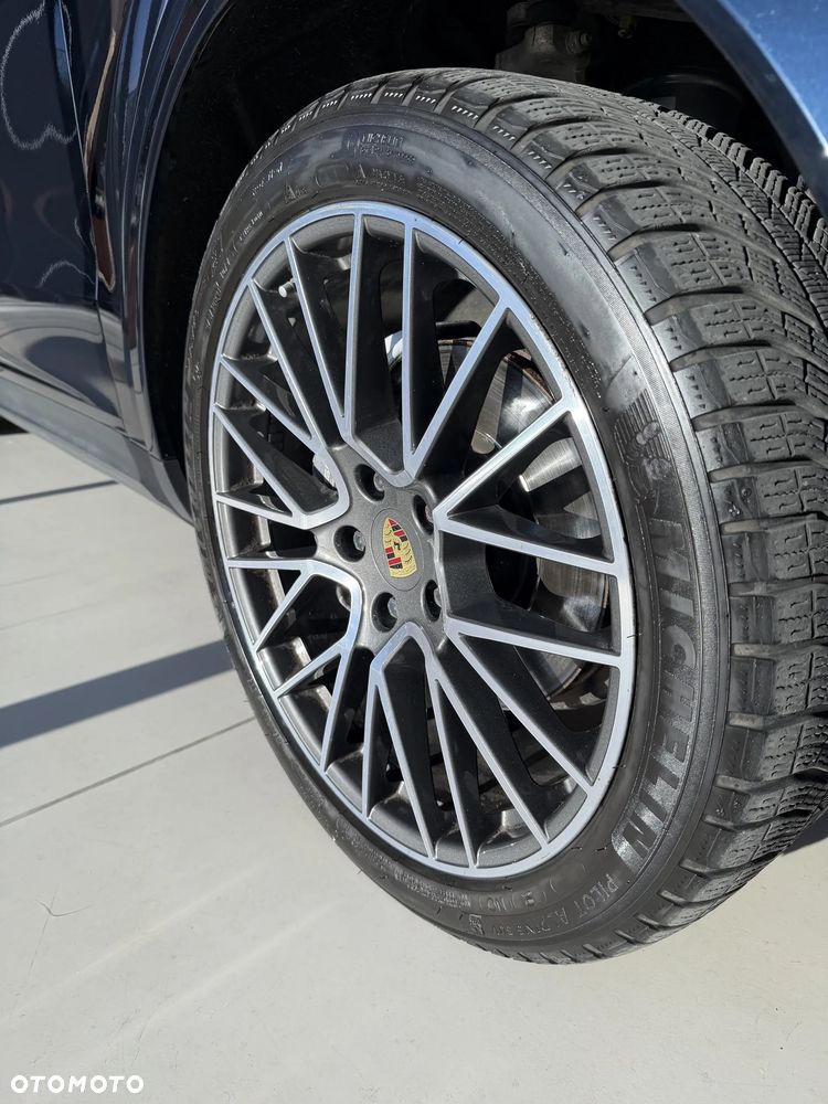 Porsche Cayenne - 23
