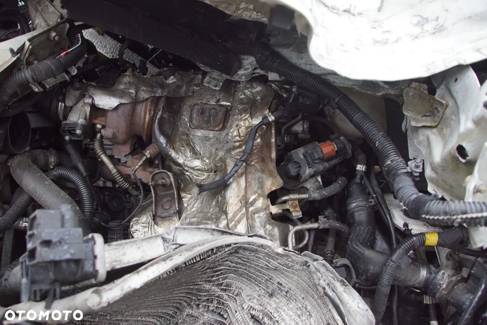 Auto na części - Fiat Doblo II Lift 1.6 Multijet 105 KM 263A8000 C635 249 2021R Silnik Skrzynia Drzwi Błotnik Zderzak Lampa Lusterko Klamka Deska Kokpit Sterownik Moduł Czujnik Licznik Panel Kierownica - 18