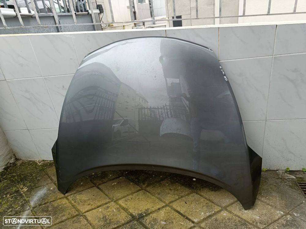 Capot Nissan juke 2011 - 1