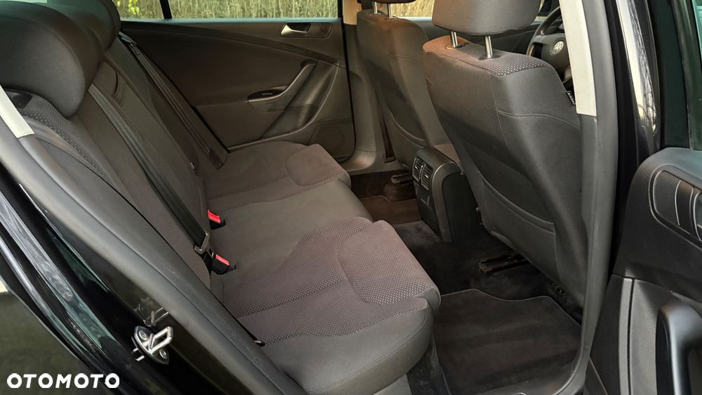 Volkswagen Passat 2.0 TDI Comfortline DSG - 26