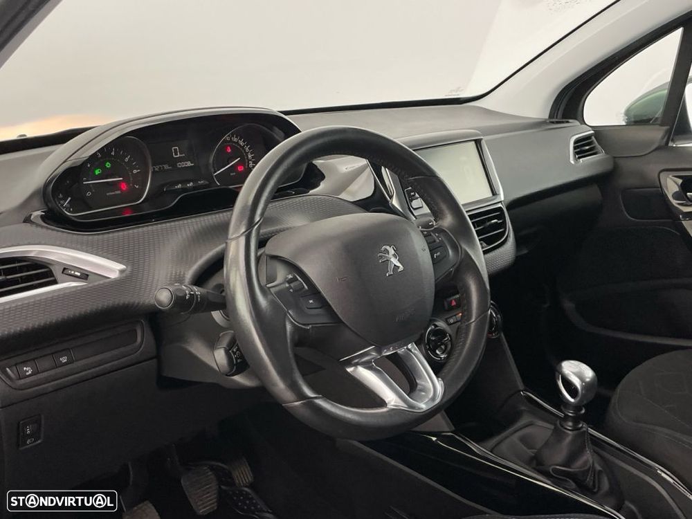 Peugeot 2008 1.2 PureTech Signature - 16