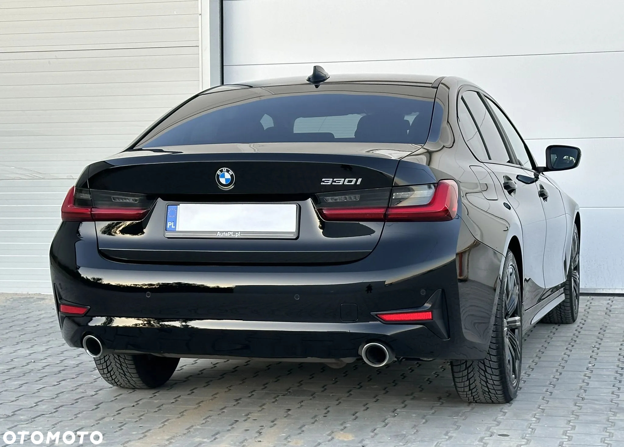 BMW Seria 3 330i Sport - 15