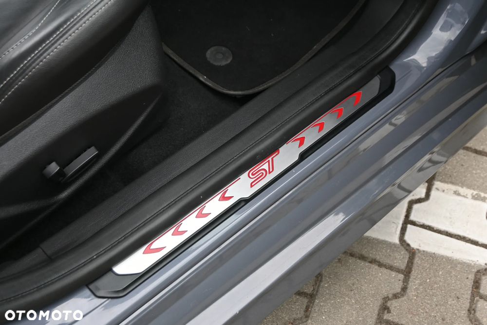 Ford Focus 2.0 TDCi ST-2 PowerShift - 33