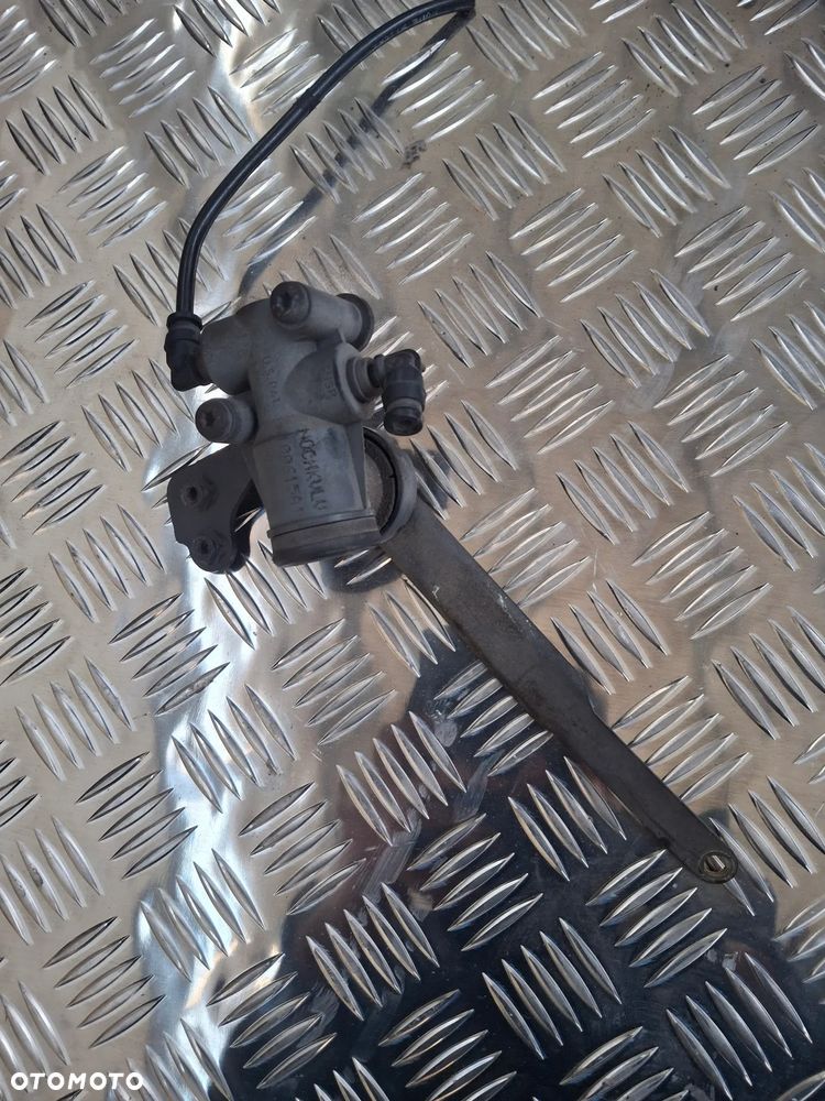 ZAWÓR POZIOMOWANIA KABINY DAF CF 400 XF 106 EURO 6 - 1