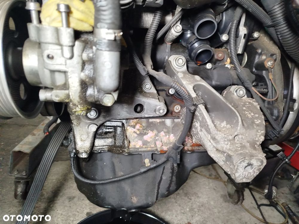 Audi A4 B81.8 T silnik CDH dół silnika - 5
