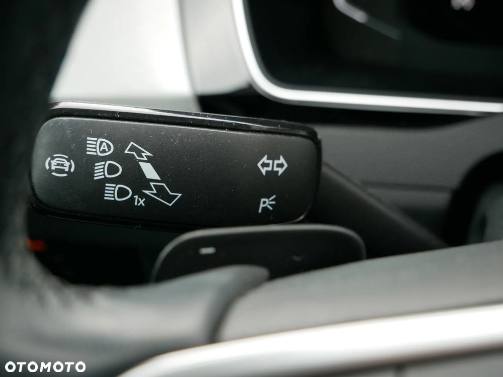 Volkswagen Passat 2.0 TDI EVO Business DSG - 33