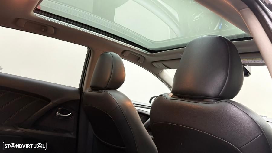 Toyota Avensis Touring Sports 2.0 D-4D Exclusive+GPS - 6