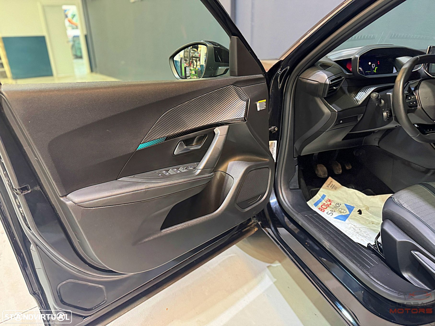 Peugeot 2008 1.2 PureTech Allure Pack - 16