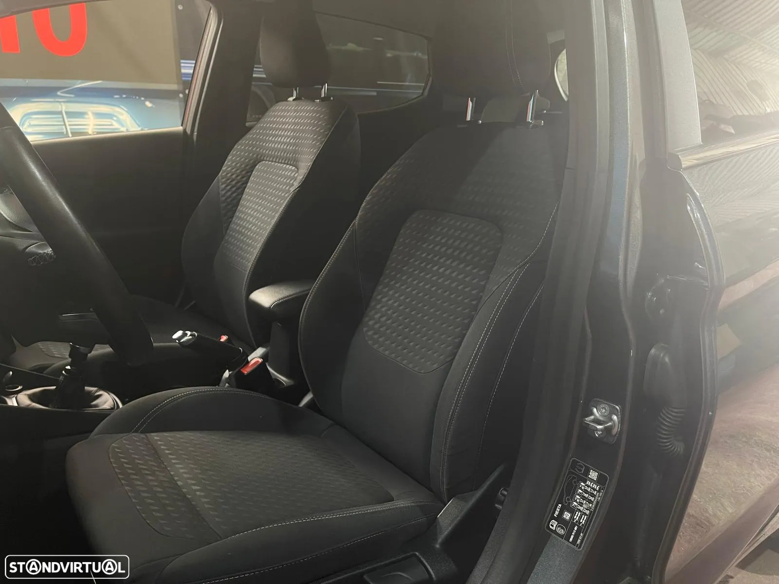 Ford Fiesta 1.0 EcoBoost S&S TITANIUM - 31