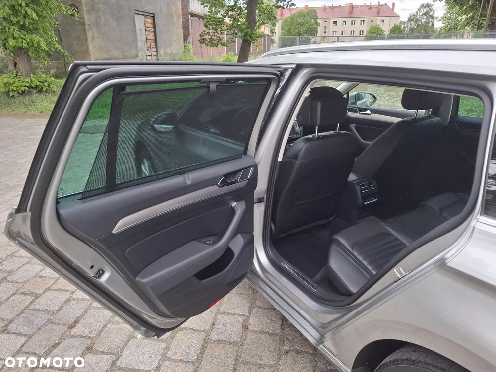 Volkswagen Passat 2.0 TDI SCR DSG Highline - 12