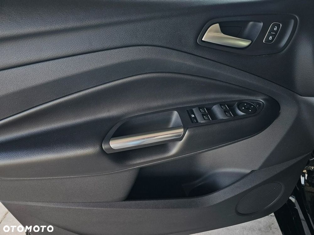 Ford Kuga - 12
