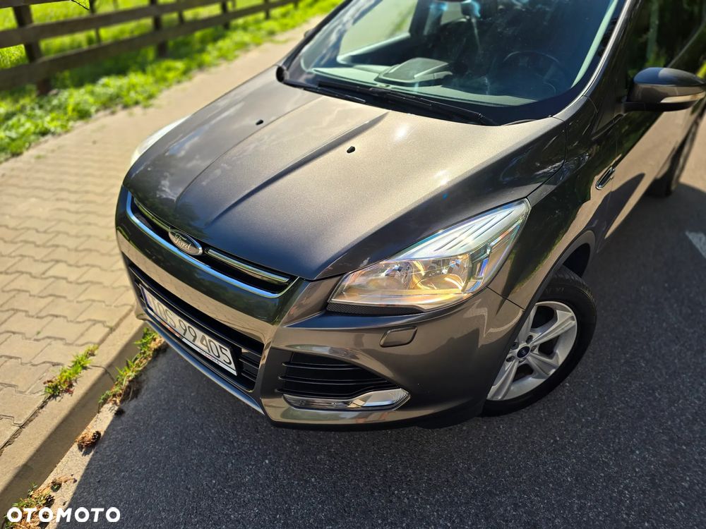 Ford Kuga 2.0 TDCi 2x4 Titanium - 38