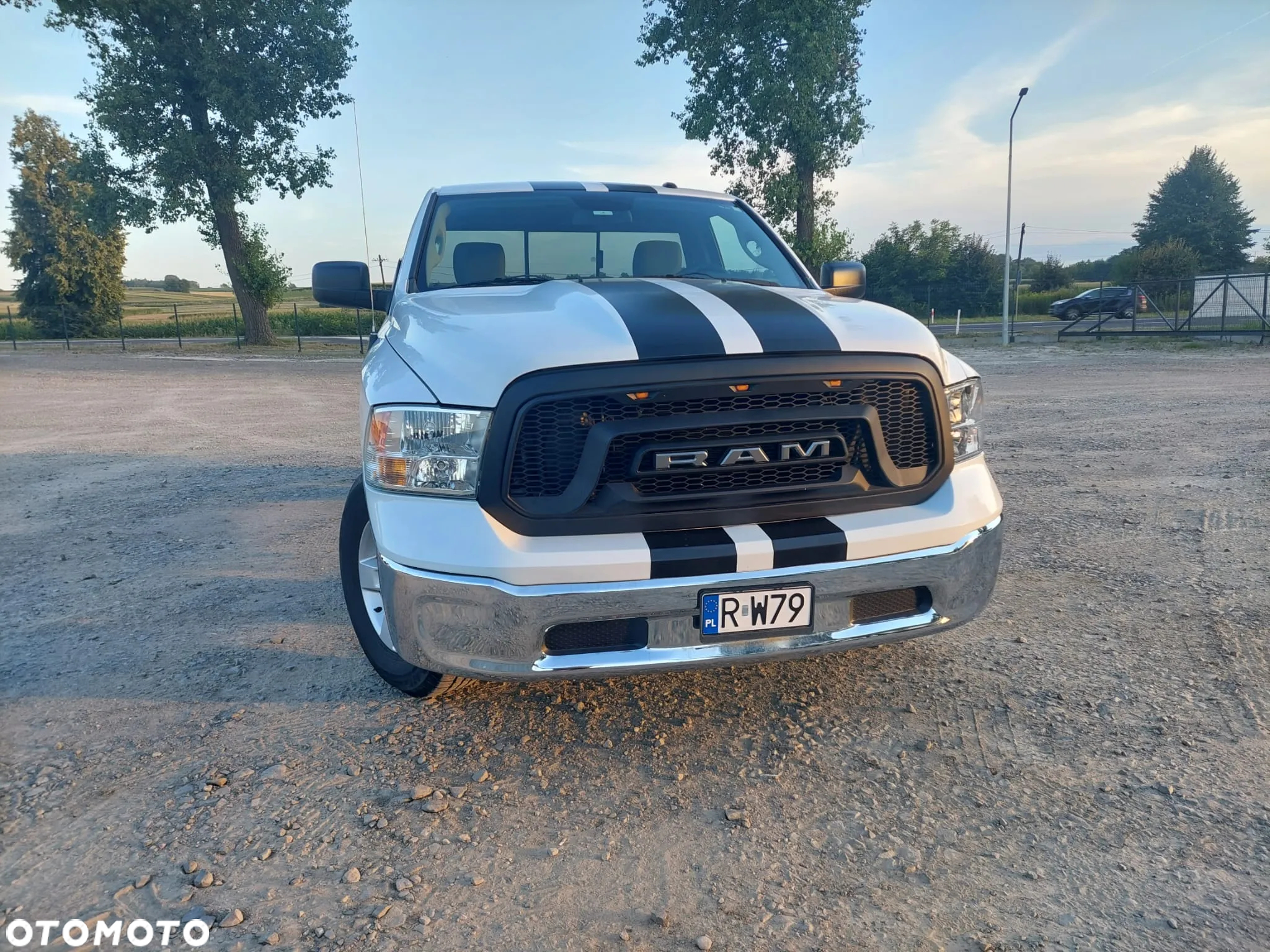 Dodge RAM 1500 5.7 4x4 - 7