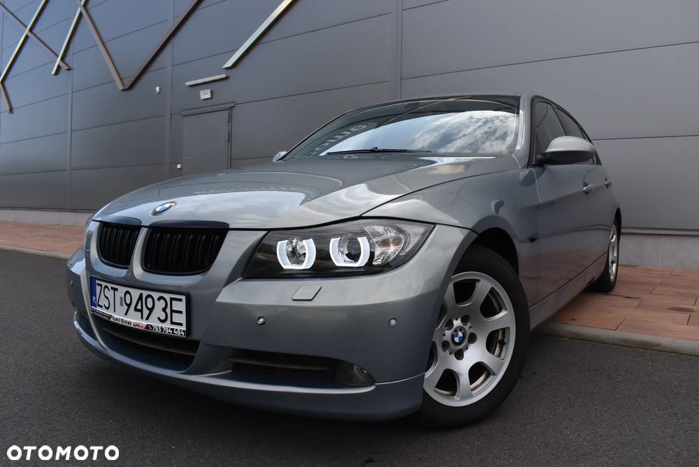 BMW Seria 3 320i - 24