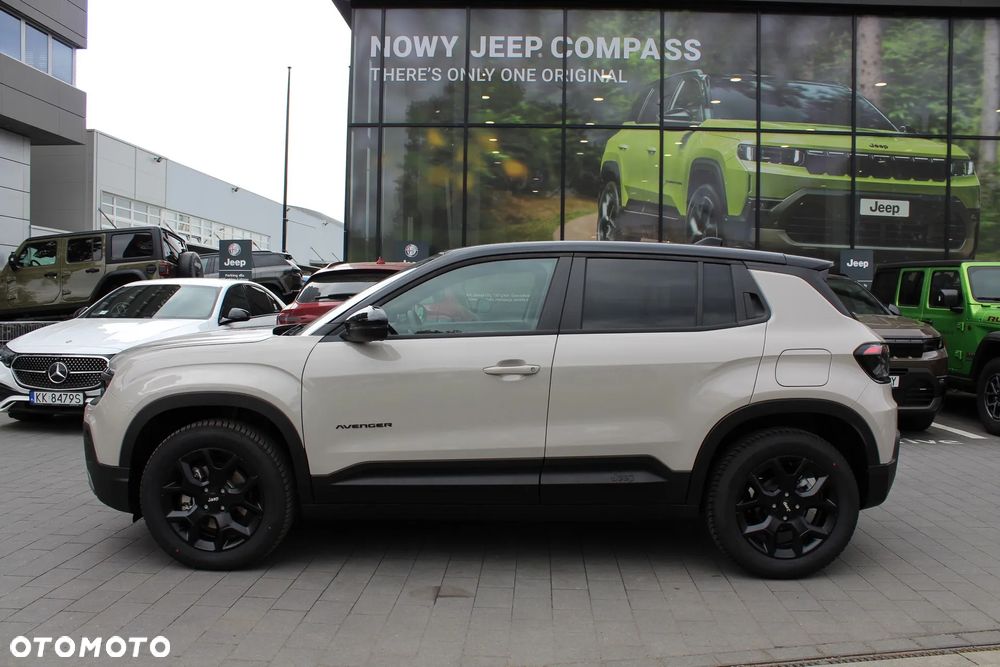 Jeep Avenger 1.2 T3 mHEV Black Edition FWD eDCT6 - 8