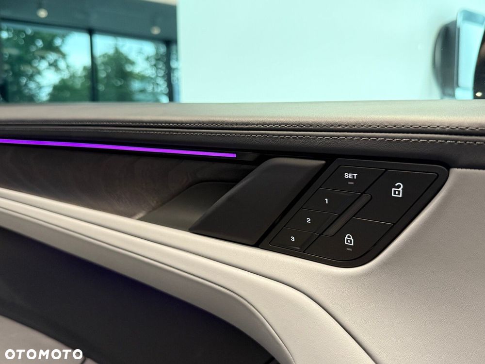 Porsche Cayenne - 18