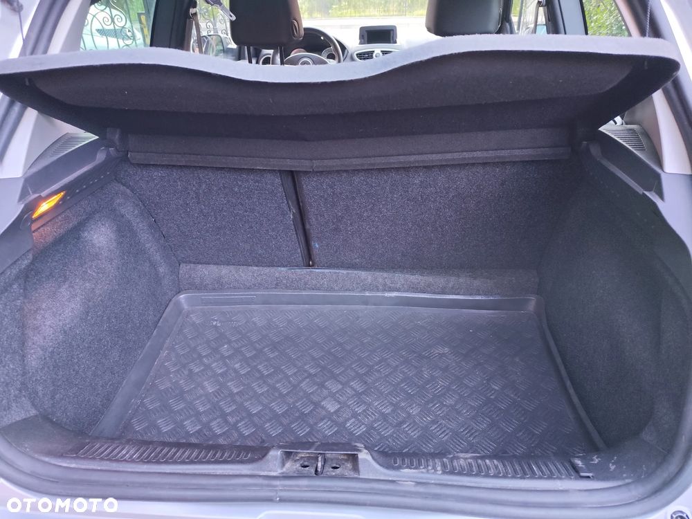 Renault Clio - 11