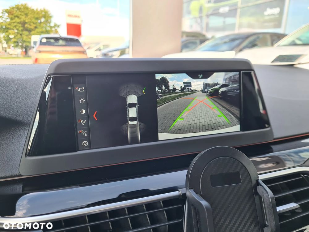 BMW Seria 5 520i Sport Line sport - 17