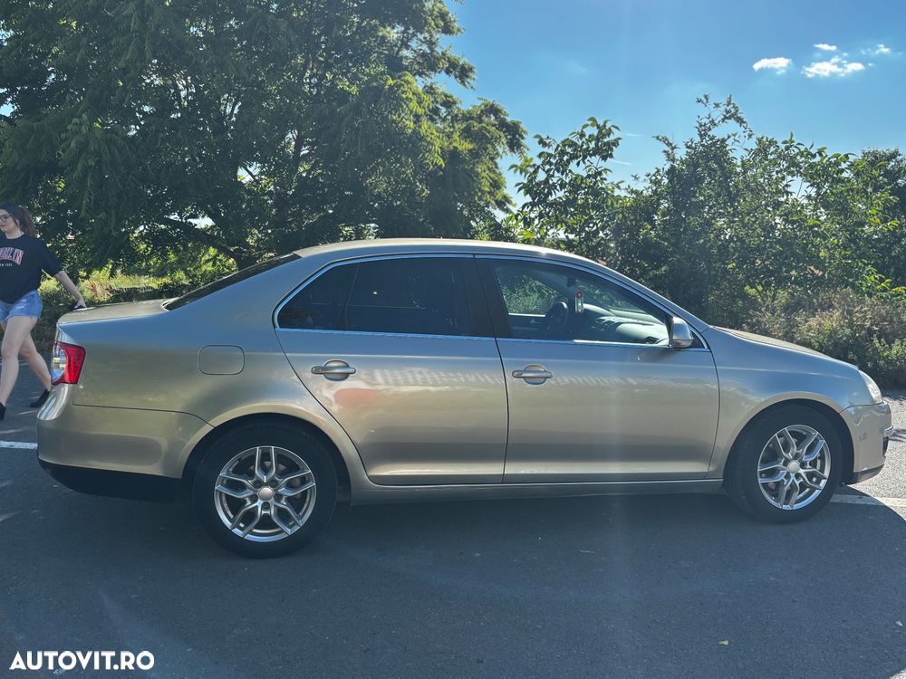 Volkswagen Jetta 1.4 TSI Comfortline - 4