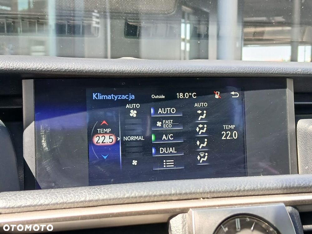 Lexus IS 200t Elegance - 16