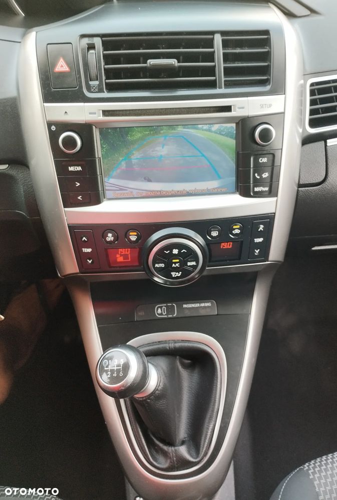 Toyota Verso 1.8 Prestige - 18