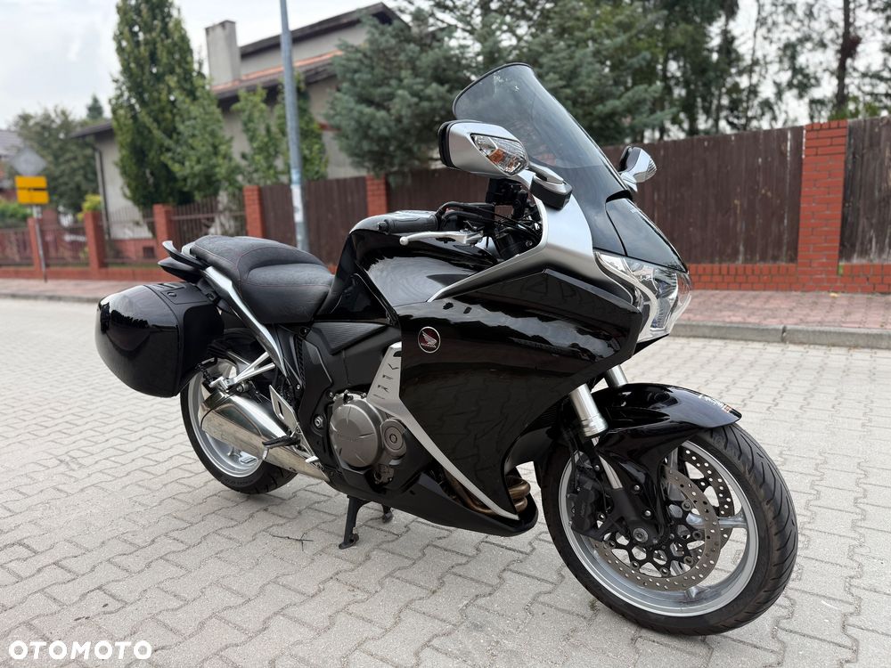 Honda VFR - 3