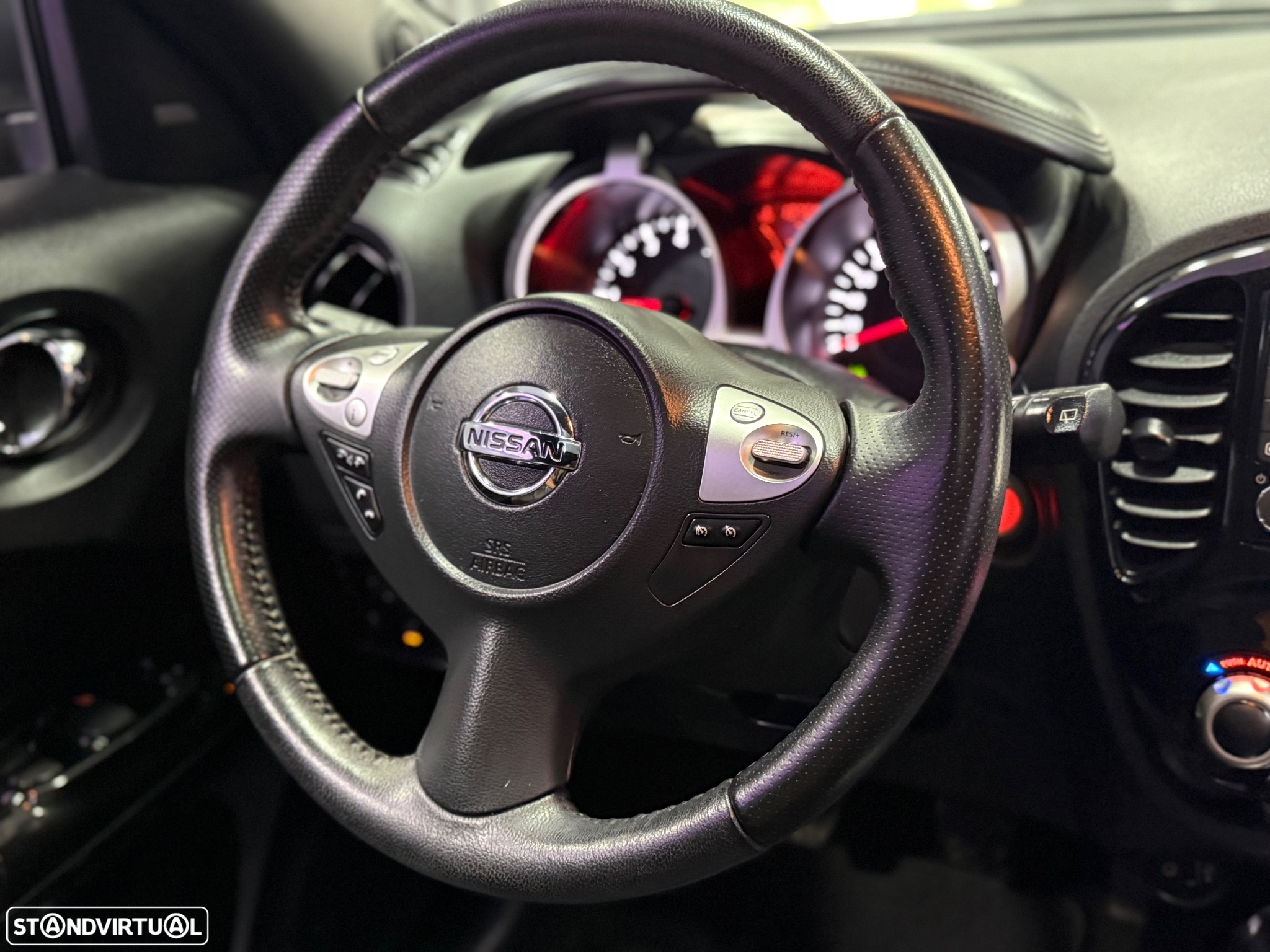 Nissan Juke 1.2 DIG-T Tekna Premium Ext.1 Black T. - 29