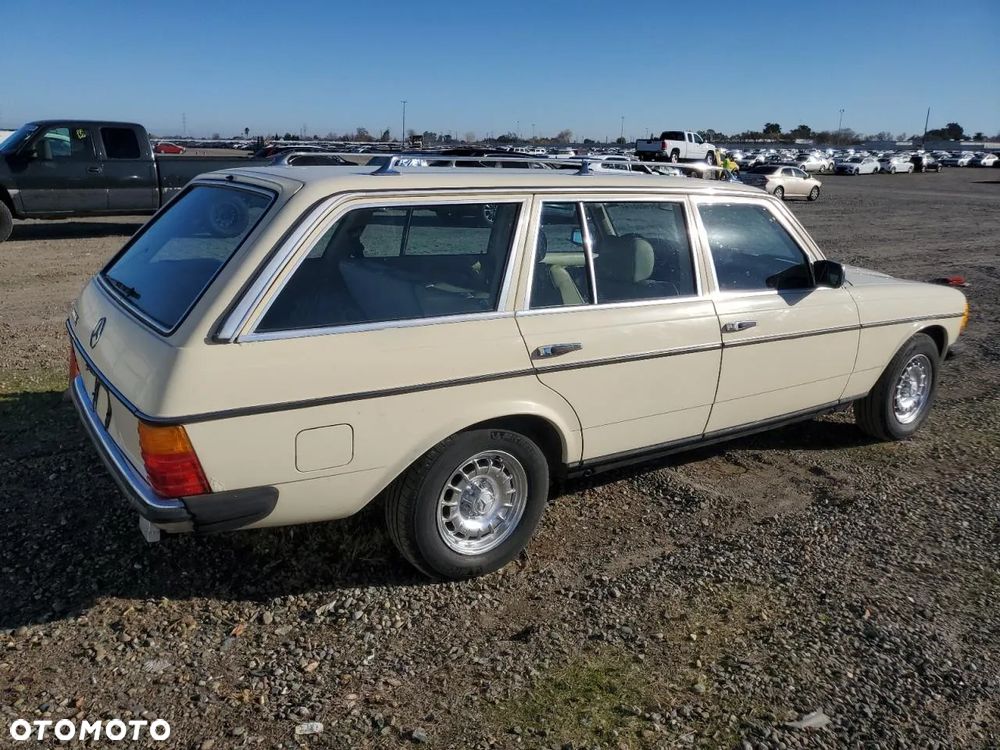 Mercedes-Benz W123 - 6