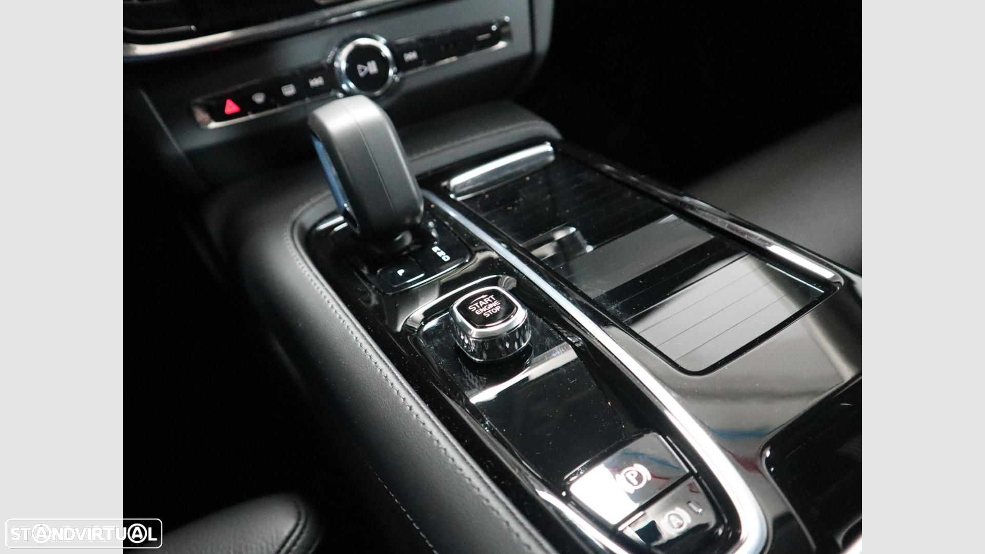Volvo V90 2.0 T6 PHEV Plus Dark AWD - 21