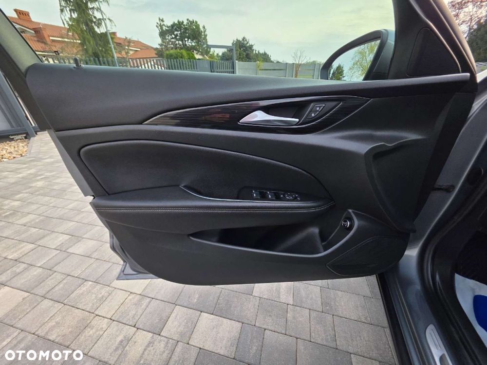 Opel Insignia - 12