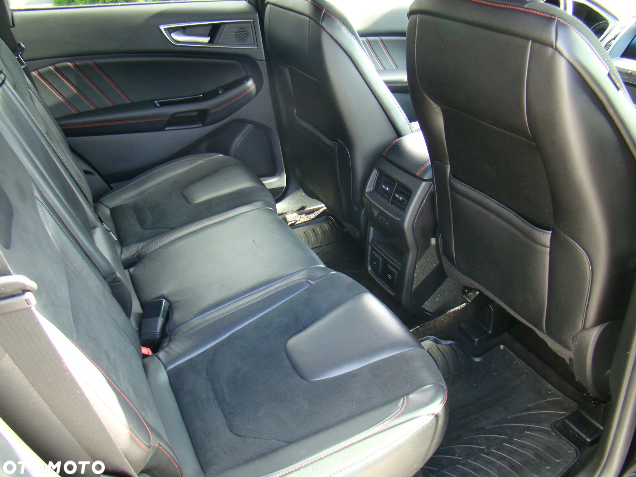 Ford Edge 2.0 EcoBlue Bi-Turbo 4x4 ST-LINE - 34