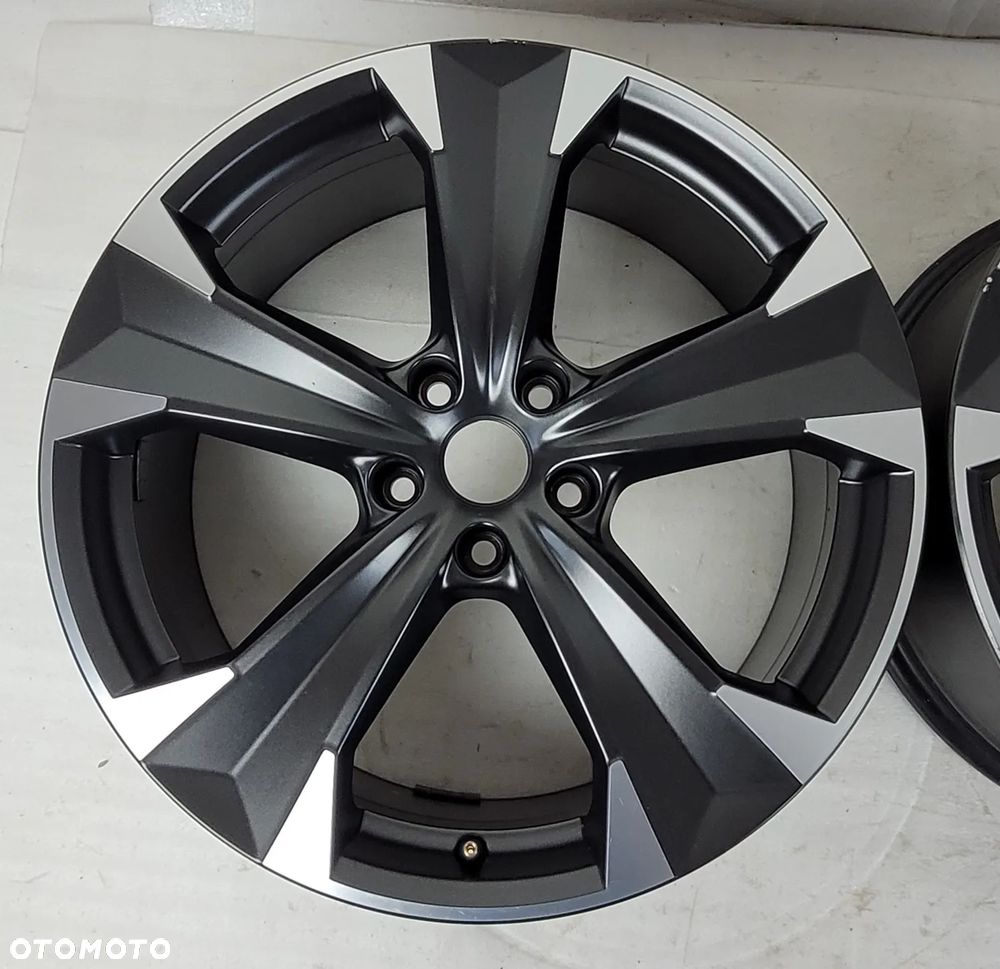 FELGI 8X19 ET45 5X112 SEAT CUPRA ATECA 575601025T - 2