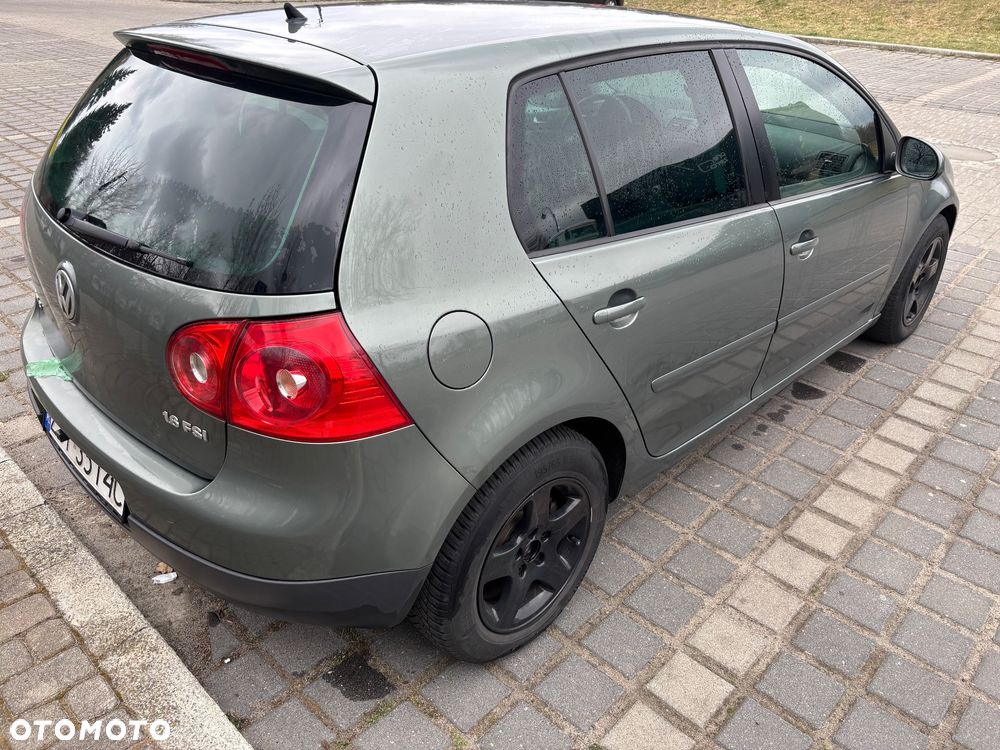 Volkswagen Golf 1.6 FSI Trendline - 5