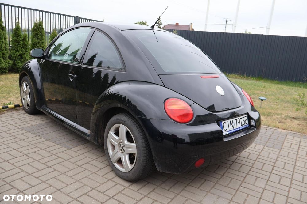 Volkswagen New Beetle - 2