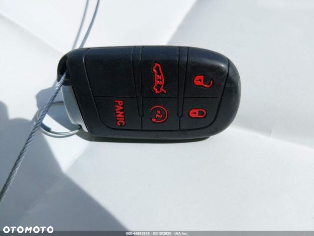 Dodge Challenger - 13