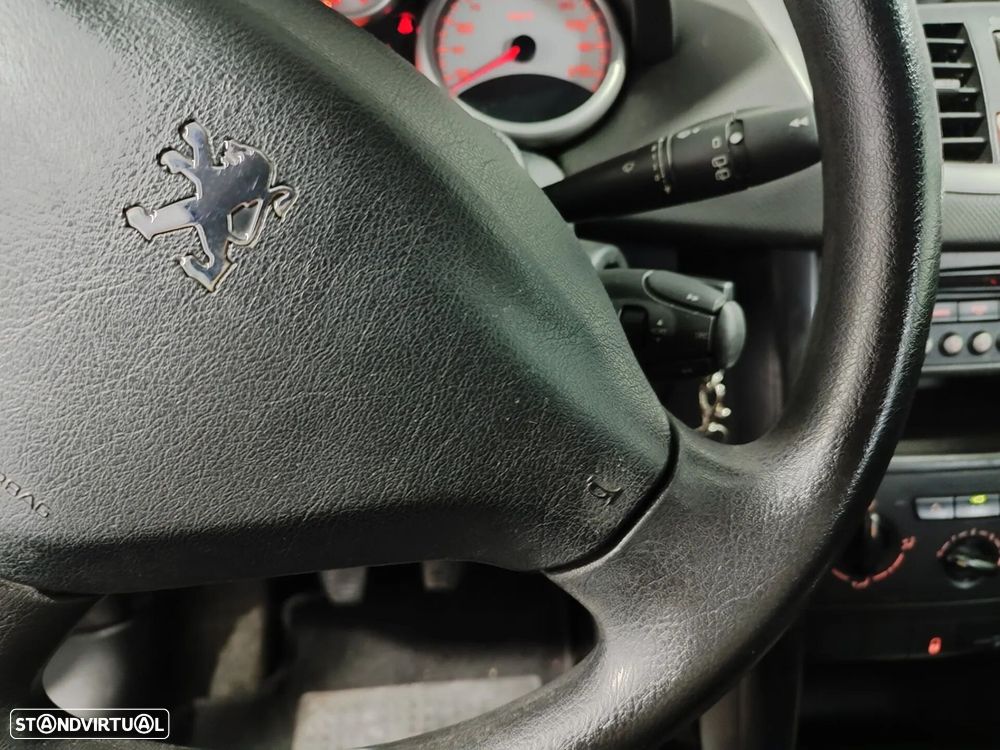Peugeot 207 1.4 HDi Trendy - 25