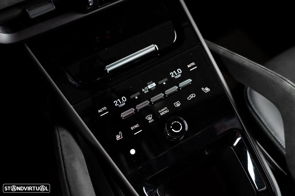 Porsche Cayenne Coupé Turbo E-Hybrid Pacote GT - 28