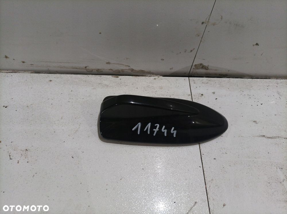 VOLVO V40 ANTENTA DACHOWA PŁETWA - 1